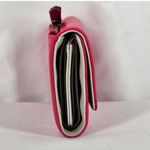 FOSSIL Women's Trifold Wallet - Vibrant Pink with Metal Plate - Picture 10 of 12